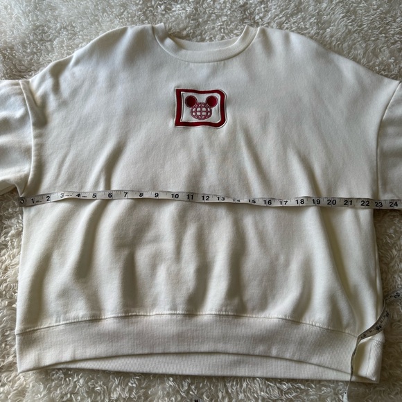 Disney World Christmas Holidays 2023 Women Embroidered Cream Red Pullover Sz L - Picture 4 of 8